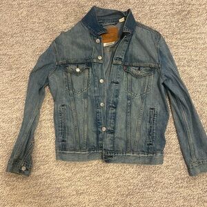 Levi's Classic Blue Denim Jacket with Brown Patch